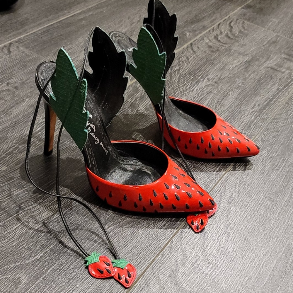 Alice and Olivia strawberry heels